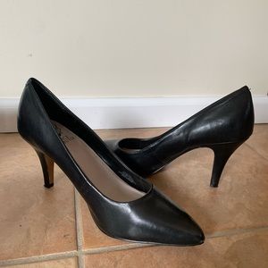 vince camuto leather pumps